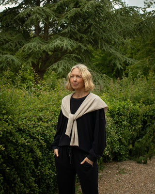 CHALK KERRIE SWEATSHIRT IN MIDNIGHT