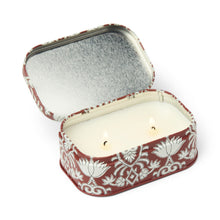 Load image into Gallery viewer, Cherie 4.5oz/127g Printed Tin Candle - Crimson &amp; Cream - French Linen &amp; Orris
