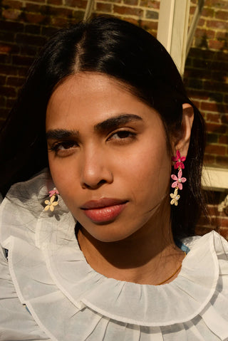 PINK TONE RAFFIA FLOWER DROP EARRINGS