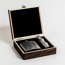 Load image into Gallery viewer, Selbrae House - Hip Flask &amp; Cup Set - Golf
