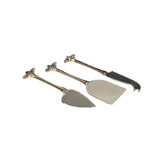 Load image into Gallery viewer, Selbrae House 3 Cheese Knives - Bee
