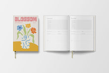 Load image into Gallery viewer, Yop &amp; Tom Gardening Journal - Vase Blossom
