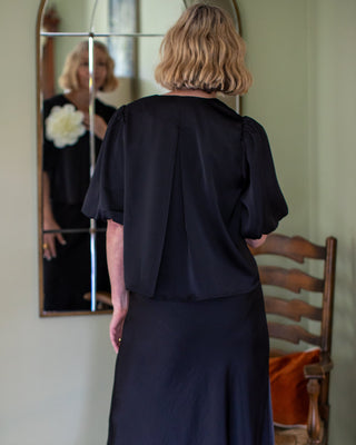 CHALK PORCHA TOP IN BLACK