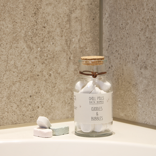Cuddles & Bubbles - Bath Bombs In A Glass Jar